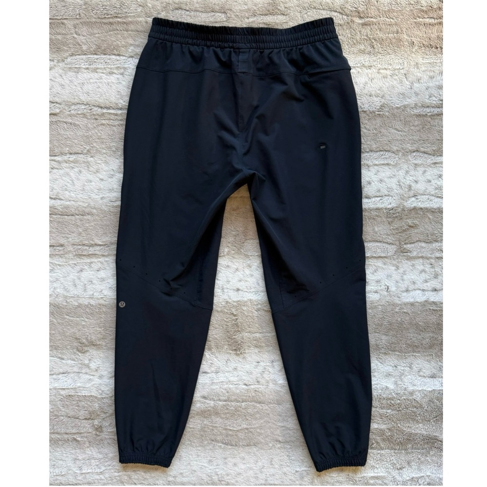 Lululemon License to Train Jogger in True Navy Size L - Picture 6 of 15